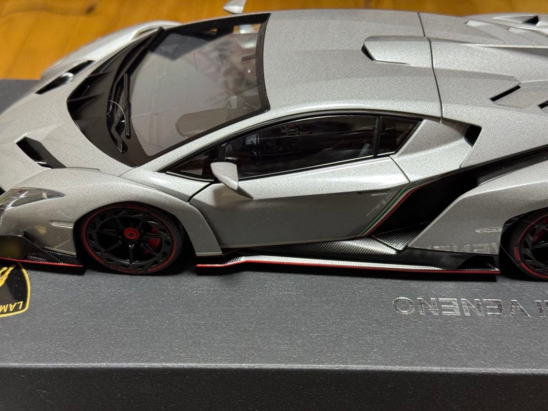 1/18 ランボルギーニ ヴェネーノ　シグネチャーシリーズ 完成品 ミニカー