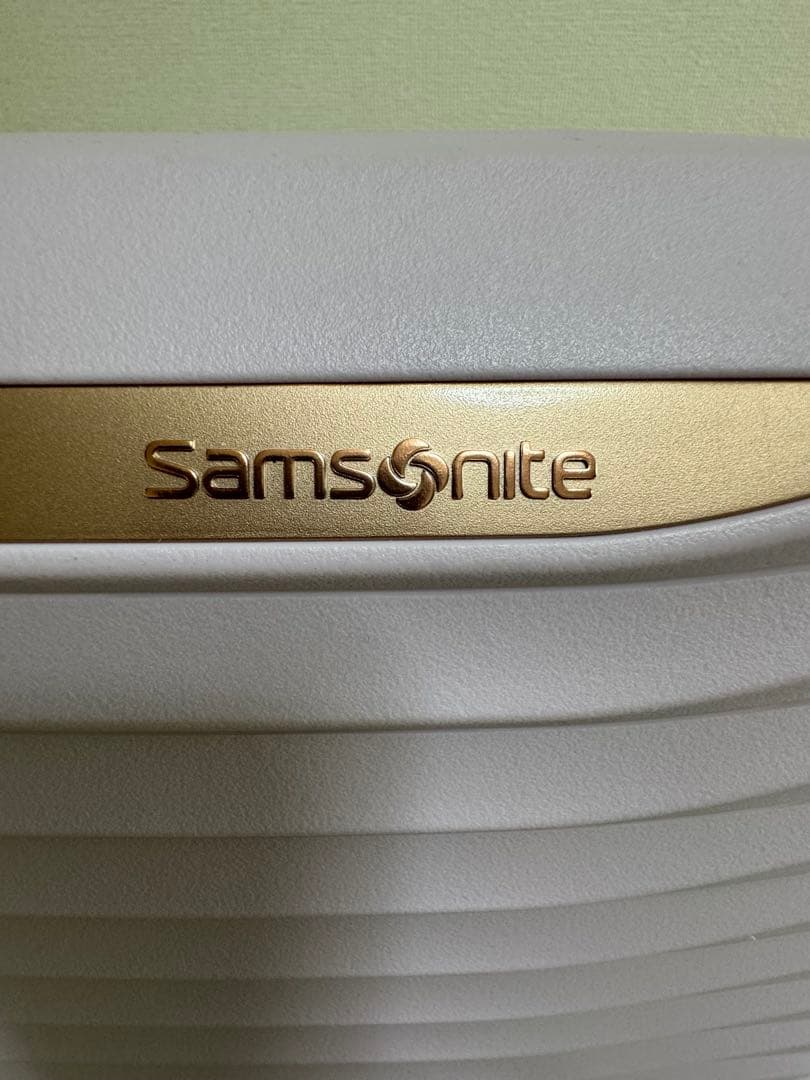 サムソナイト　パステルピンク　キャリーケース　スーツケース（多少難あり）