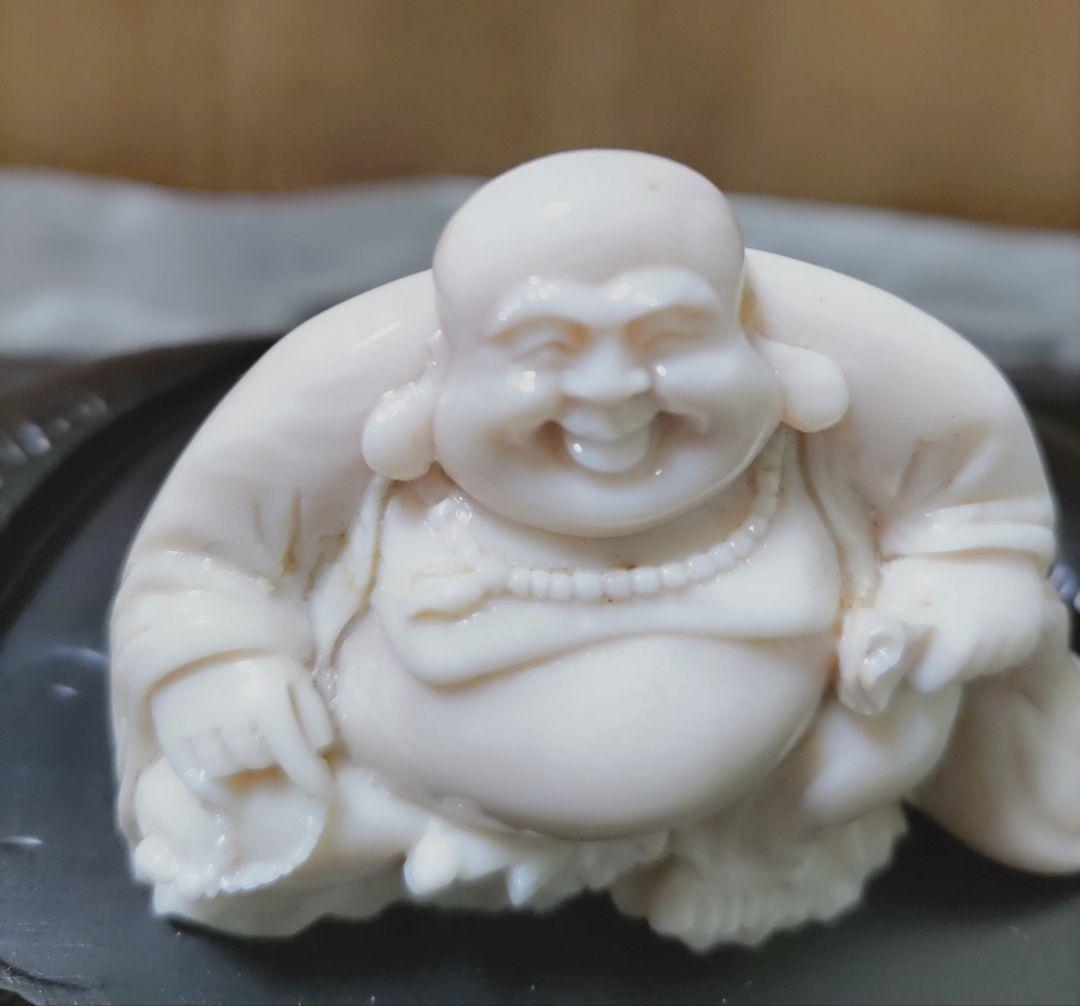 送料込　天然サンゴ 宝石白珊瑚 布袋尊 鑑別保証書 洪順利 作品証明書付 七福神