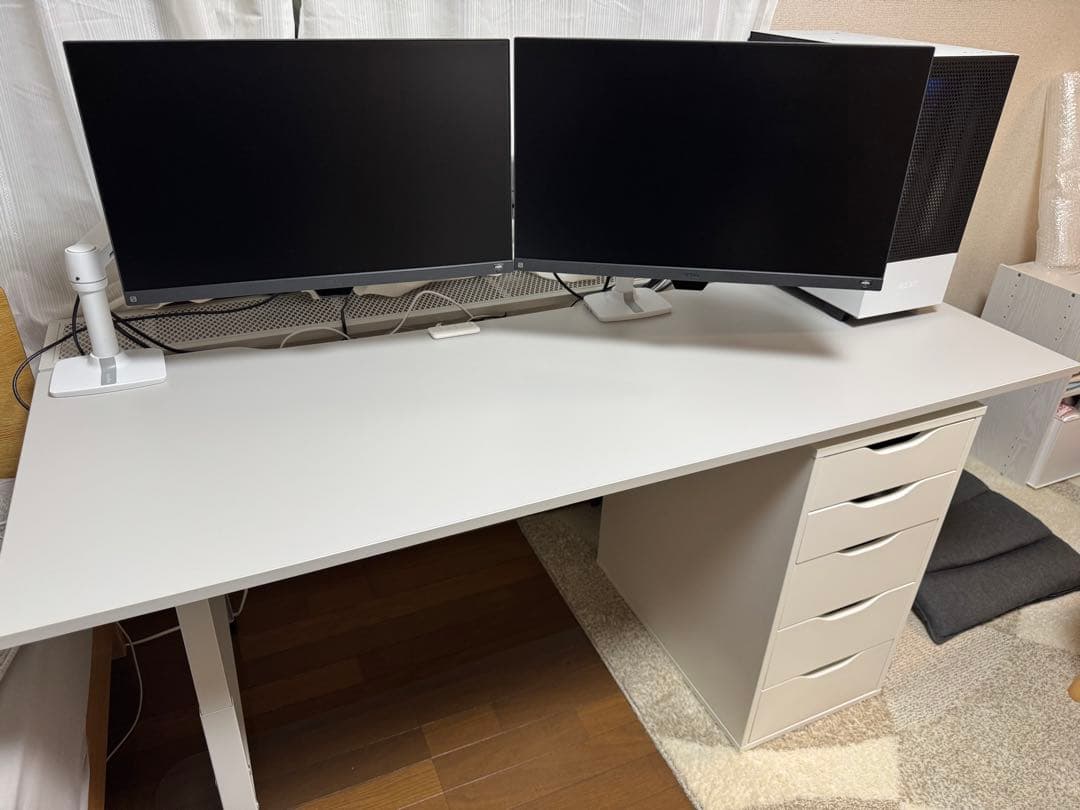 【kana】IKEA ウーテスペラレ　ゲーミングデスク