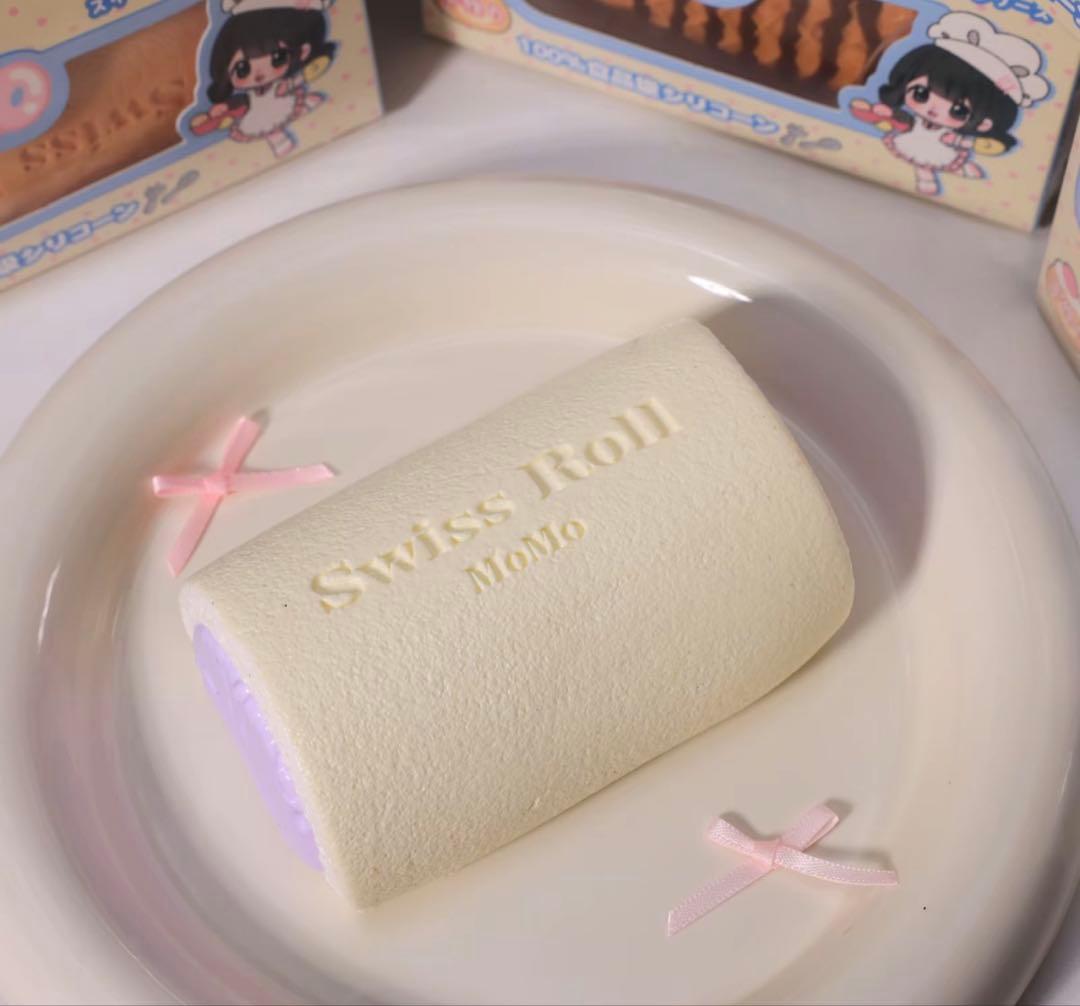 momo ロールケーキ スクイーズ 3個セット　新品未開封