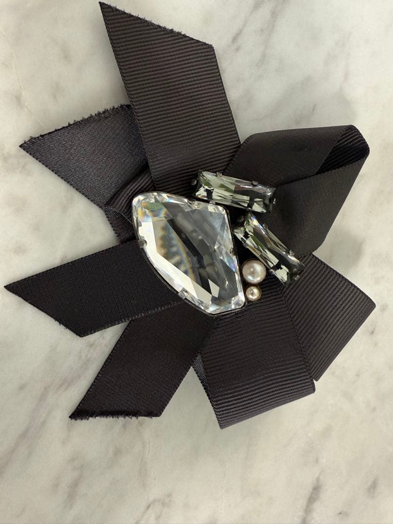 美品★FOXEY/フォクシー ブローチ リボンワルツ ラインストーン