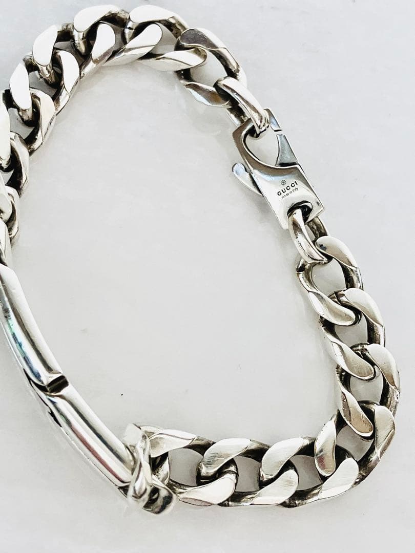 【超美品】GUCCI ノットブレスレット 男女兼用 シルバーバングル　7.５ミリ
