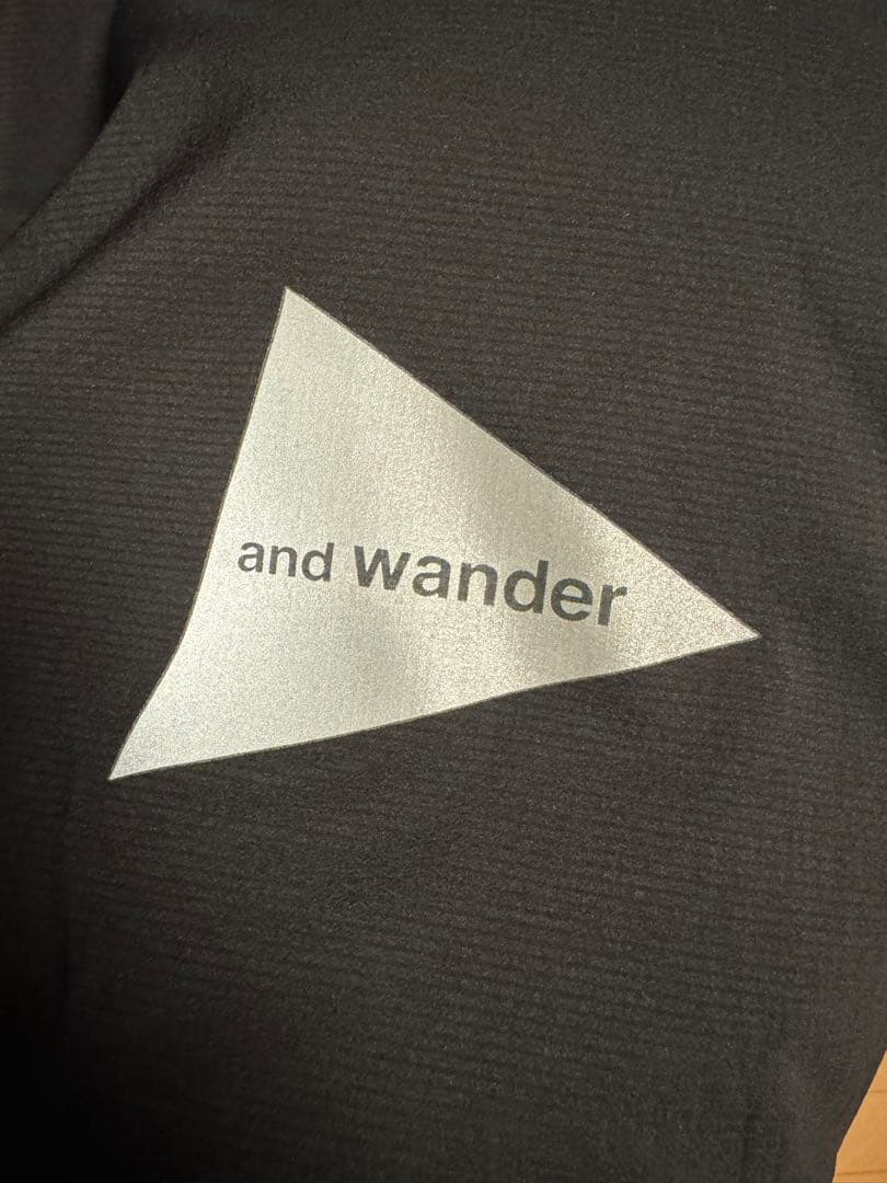 美品　and wander alpha AIR T インナーダウン