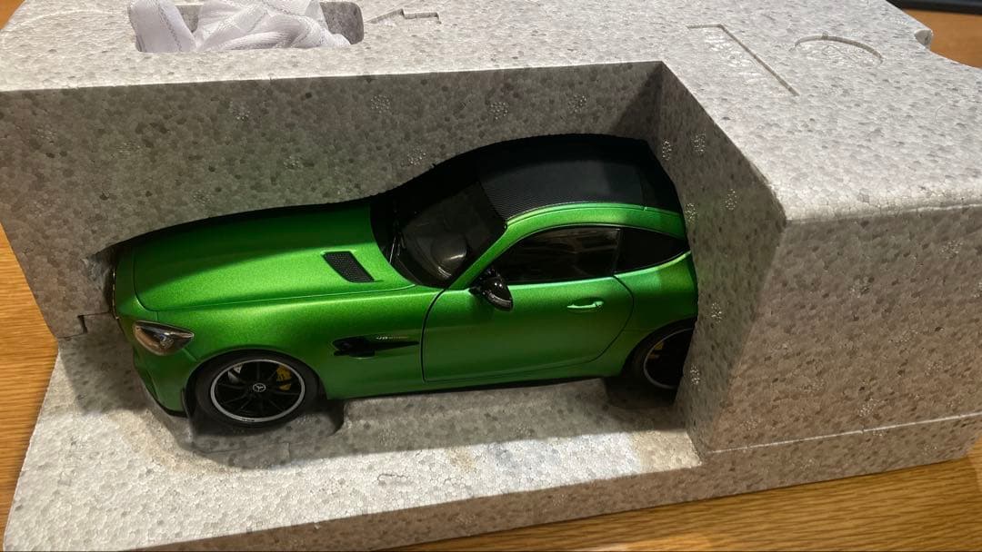 【希少】Mercedes-AMG GTR 1/18 AMG マットグリーン正規品