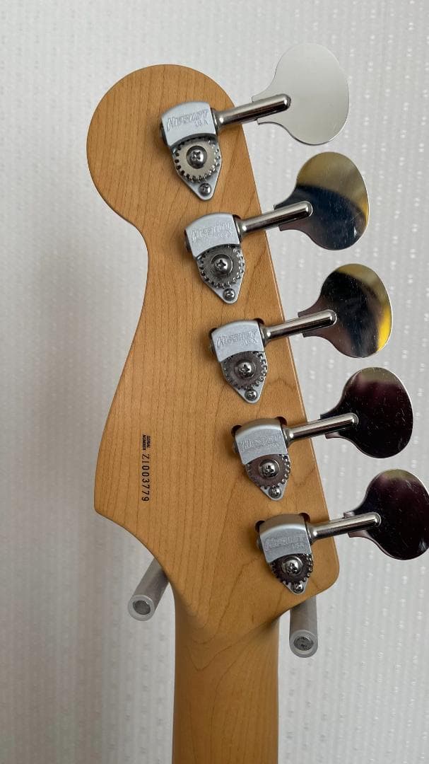 11/22(土)まで　Fender USA American JazzBassV