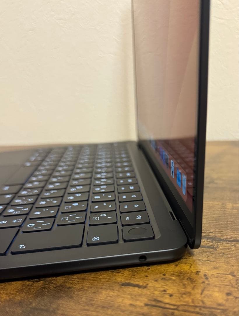 MacBook Air M2｜8GBメモリ｜256GB SSD｜ミッドナイト