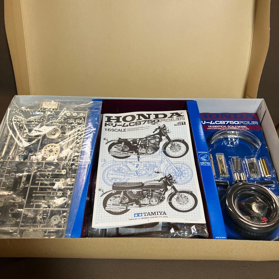 Honda CB750 Four 1:6スケール　タミヤ　プラモデル