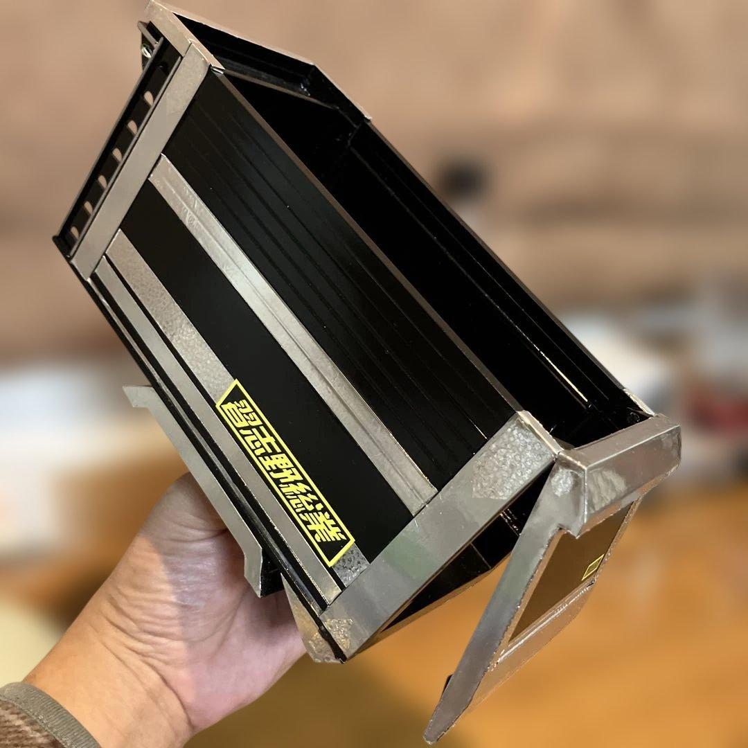 デコトラ、黒色のデカ箱出品、1／32大型ダンプ用