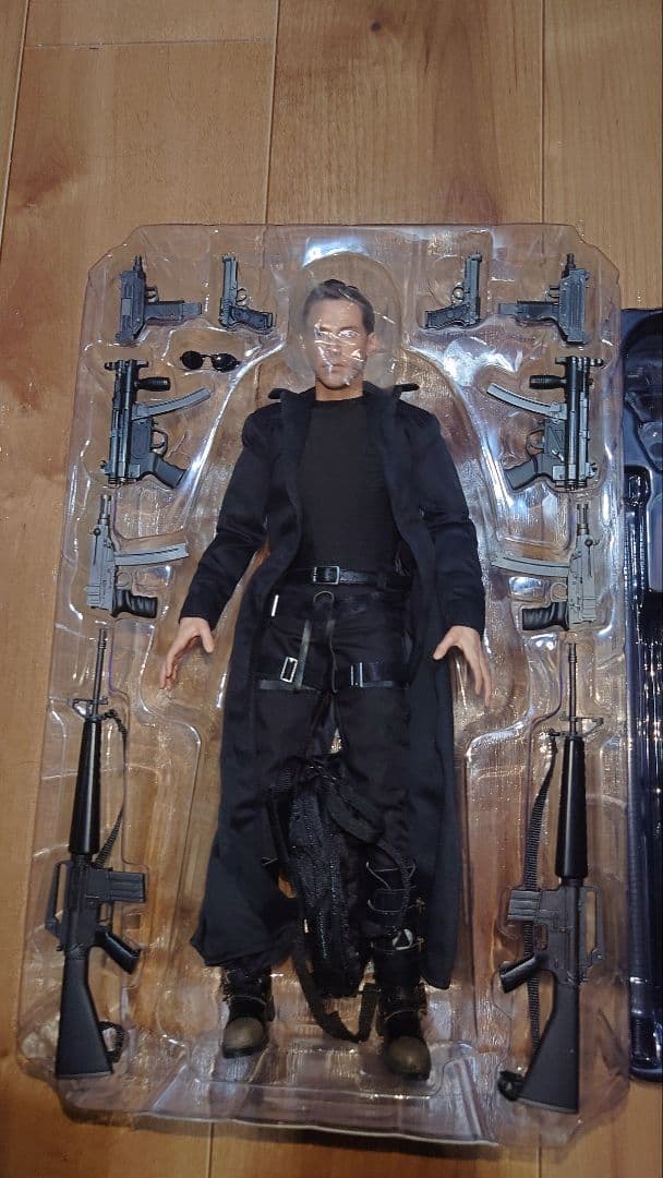ホットトイズ　マトリックス ネオ フィギュア 　hottoys Neo