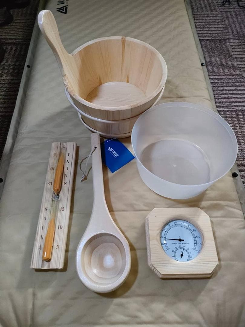 オシャレな天然木製サウナグッズ 温度計付き