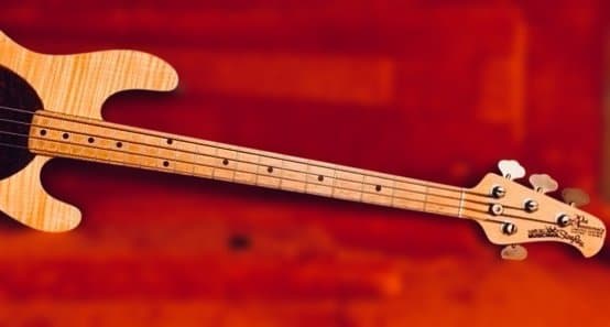 ベース MUSICMAN STINGRAY 20th ANNIVERSARY