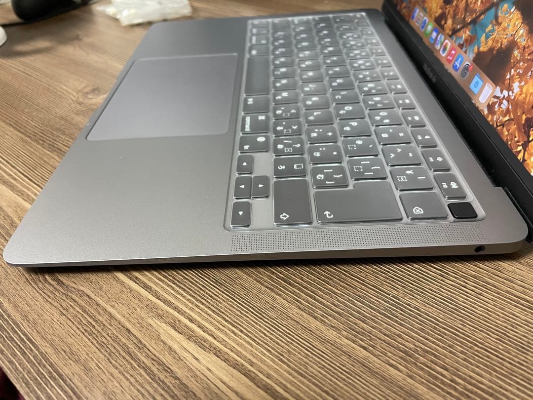 【屋内使用のみ】Apple MacBookAir M1 8GB256GBハブ付き