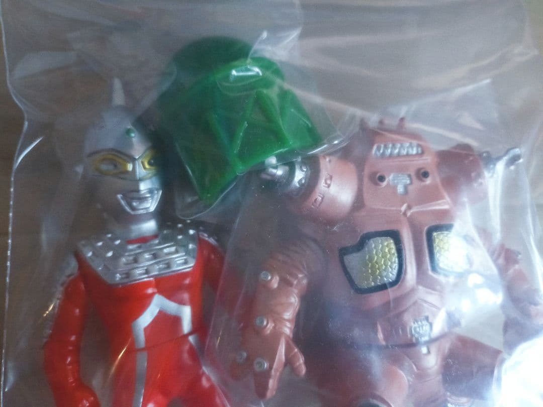 MAX TOY ソフビ ウルトラセブン × キングジョー (おまけパーツ入り)