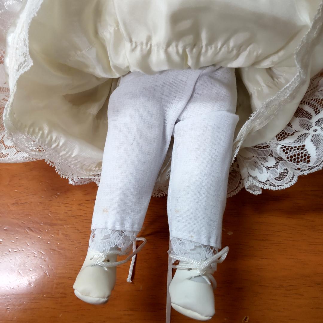 創作人形　現代人形　イギリス　ドール　ポーセリンドール