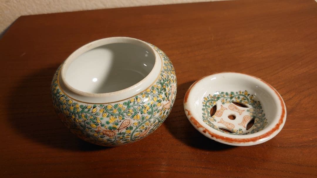 九谷焼　香炉　こぼし　花詰　鏑木　九谷鏑木　蔓草文　魚文　明治九谷　１客