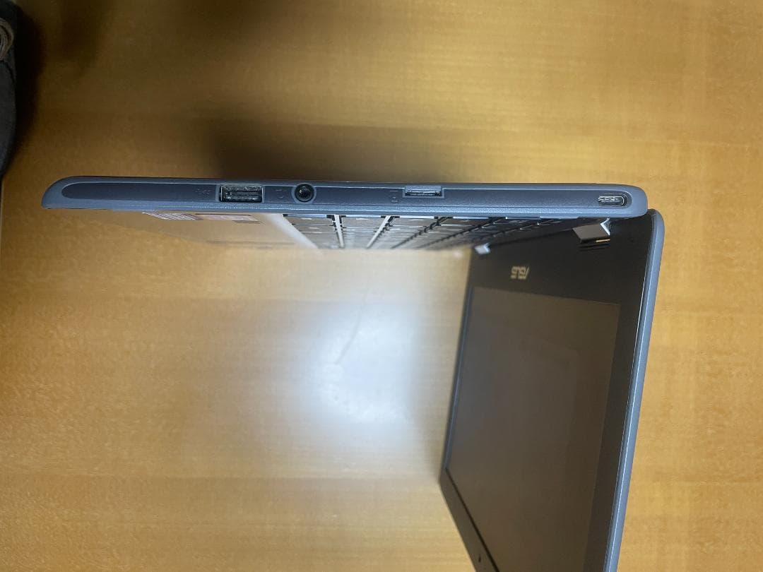 SUS Chromebook Flip C214MA 　中古