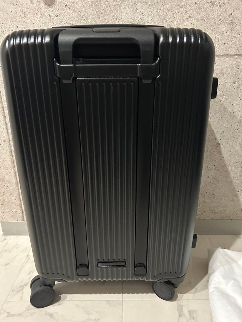 イノベーター　キャリーケース　多機能モデル　ブラック　1番人気の定番サイズ