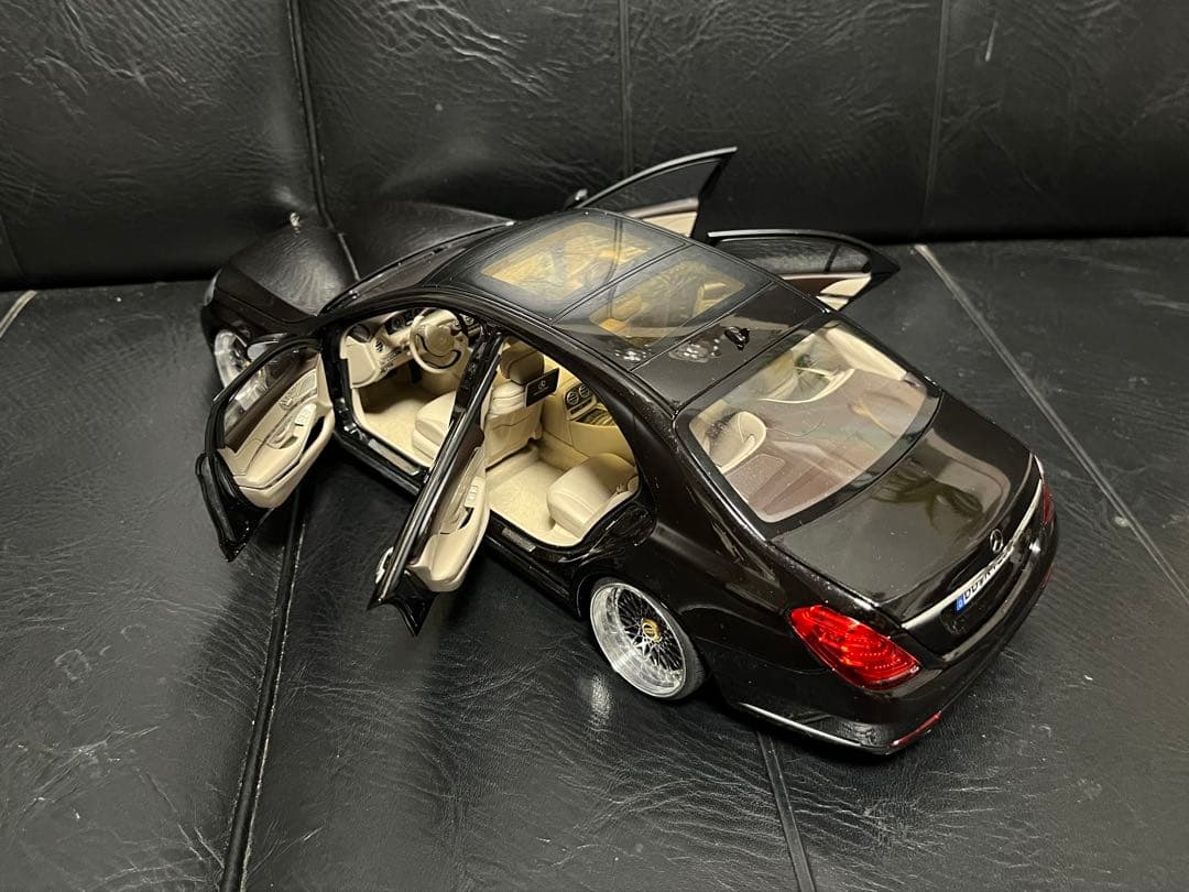 メルセデスベンツ　Sクラス　1/18