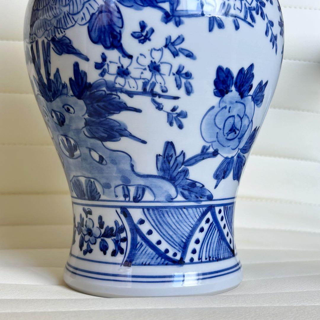 中国美術　大明乾隆年製　染付　蓋付き壺　沈香壺　置物　アンティーク　牡丹絵