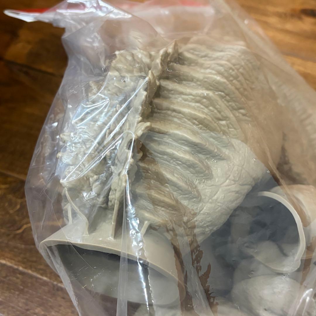 ビリケン商会 原型：福田雅朗 ネロンガ（砂色）ソフビキット【未開封】