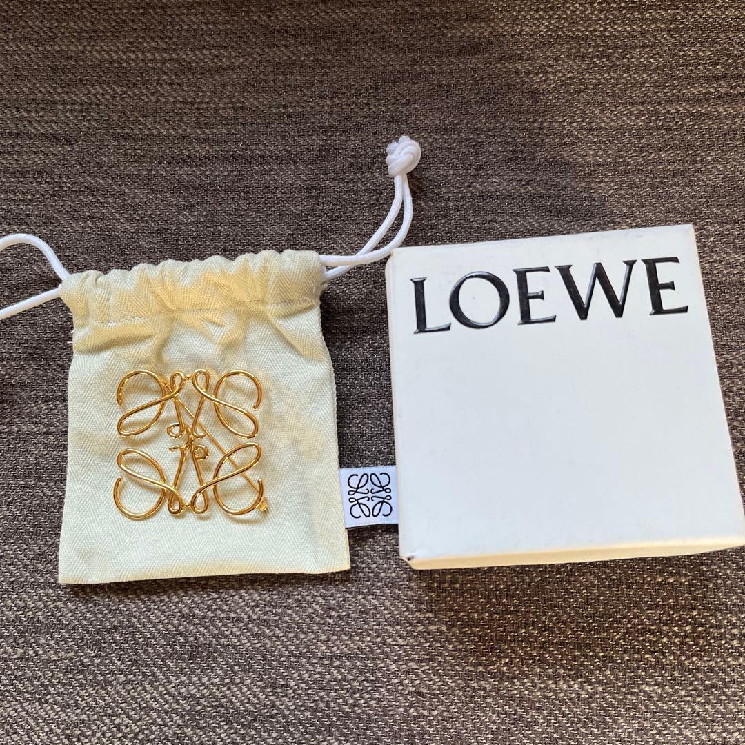 【美品】LOEWE ゴールド ブローチ