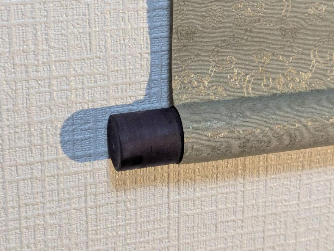 【真作】掛軸　経を読む人　和歌と挿絵の掛軸　微笑と祈りの素朴な一幅　T150