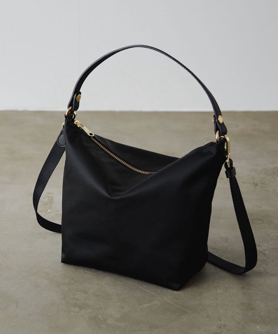 ほぼ未使用ラシット今期軽量ロングセラーシンプル2wayショルダーバッグ