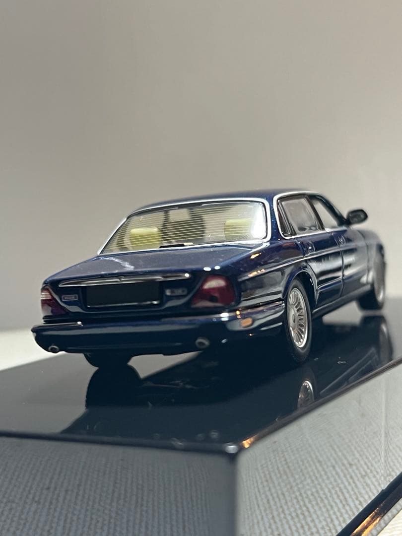 JAGUAR ジャガー XJ 1/43 ダークブルー