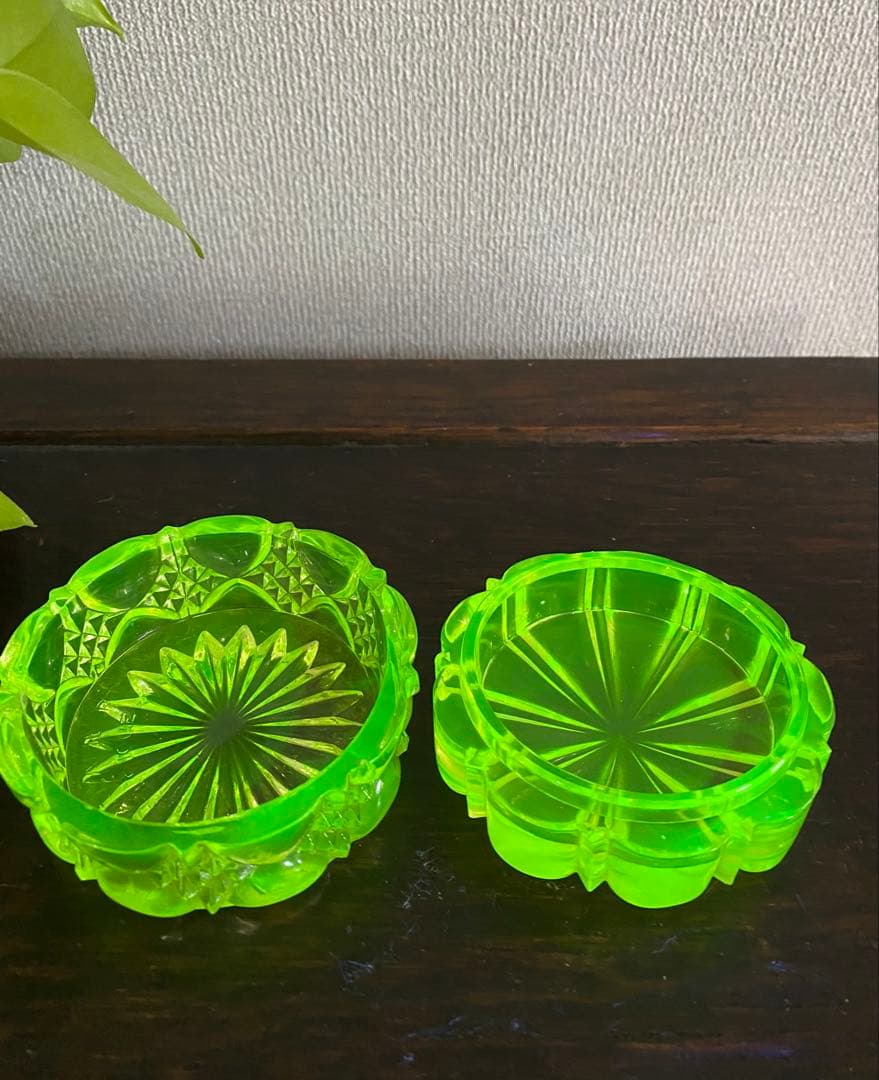 ベルギー　ヴァルサンランベール　ウランガラス　小物入れ