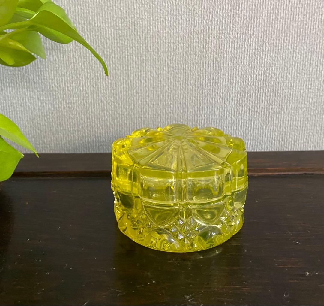 ベルギー　ヴァルサンランベール　ウランガラス　小物入れ