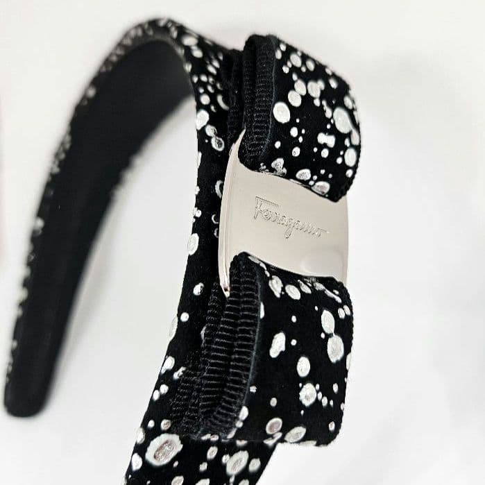 新品✨フェラガモ✨ヴァラリボン✨ドットカチューシャ✨ブラック✨シルバーペイント