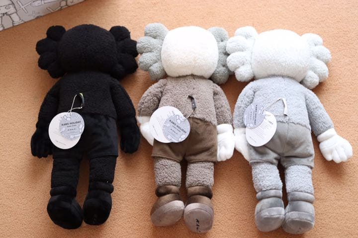 kaws holiday hong kong 3体セット ぬいぐるみ