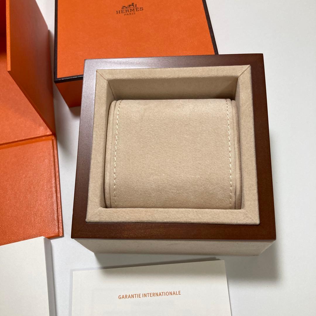 極美品　エルメス　腕時計　ケース　空箱　現行品　保証書　取扱説明書付き