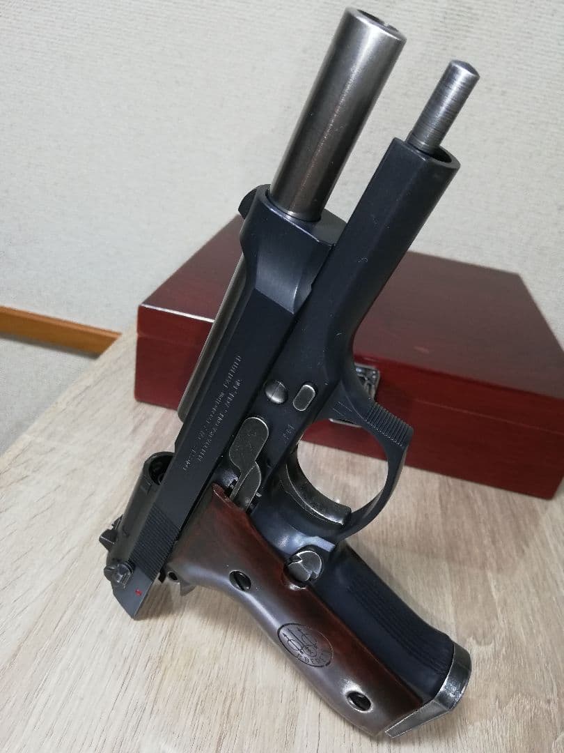 ⭐WAウエスタンアームズ ベレッタ92FS ガスブロ⭐木製グリップ&ケース付