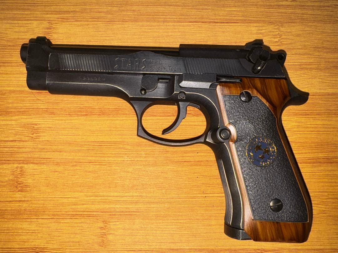 リアルガン塗装済み　M92F サムライエッジ　ガスガン　バイオハザード