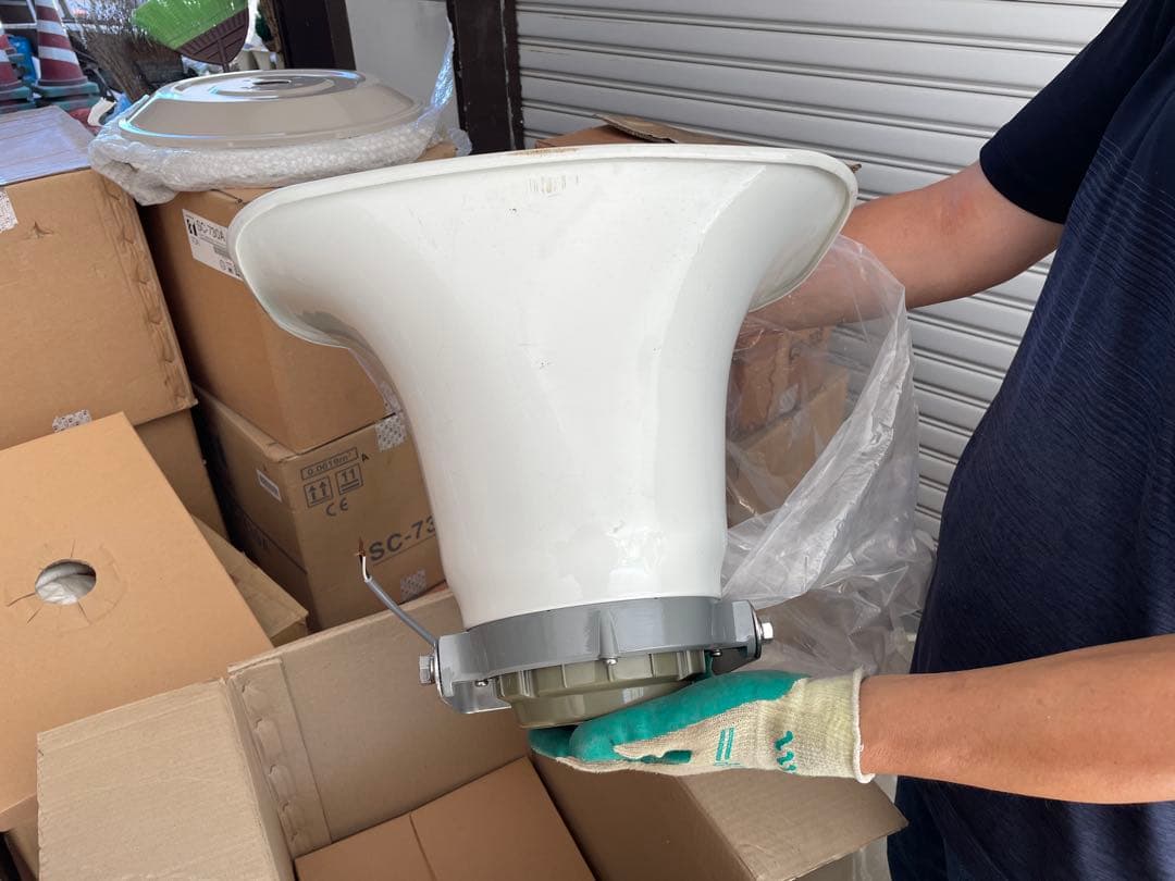 スピーカー　演説等で使用　車用他4機　ほぼ新品