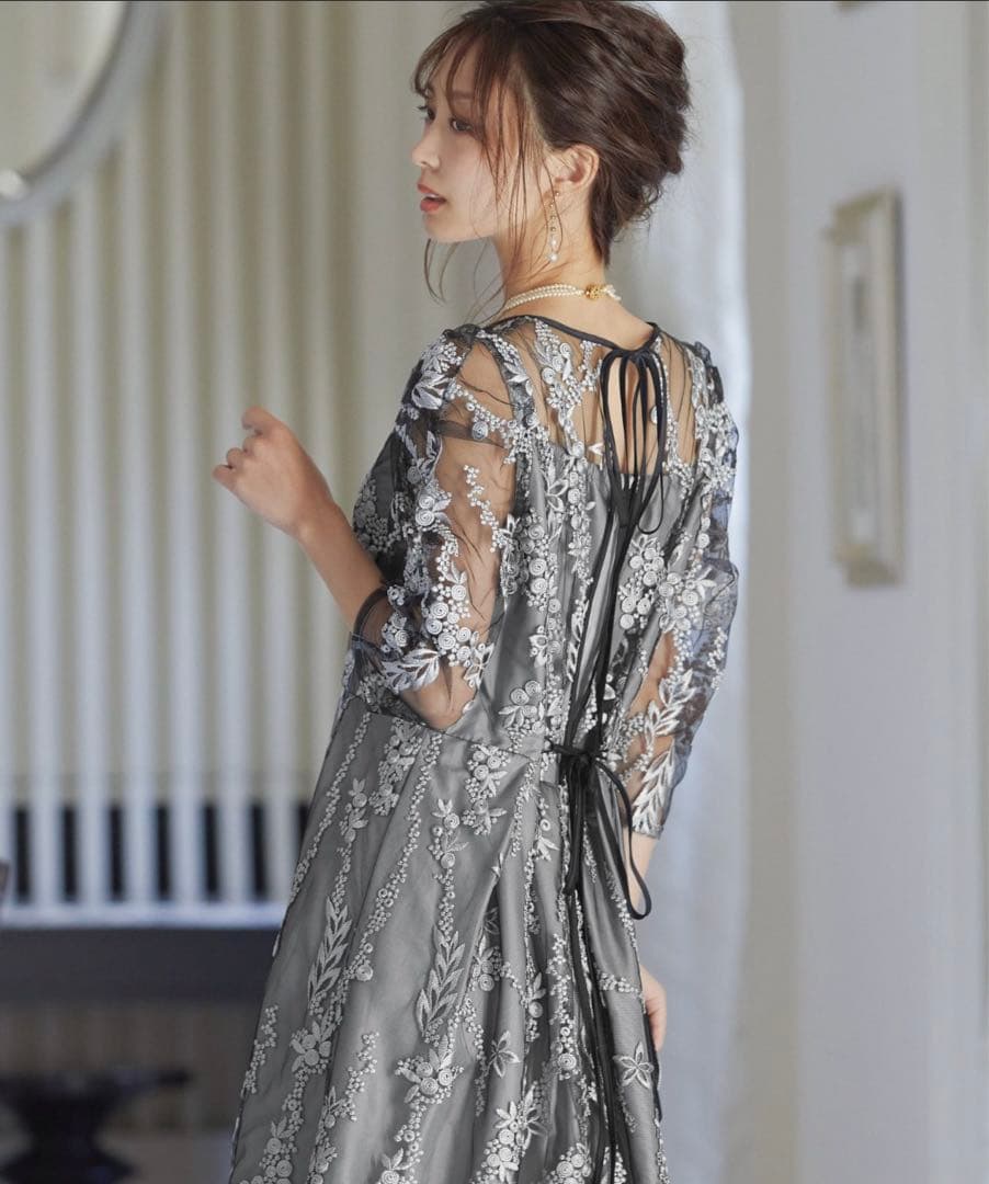 刺繍入りミディ丈ドレス L