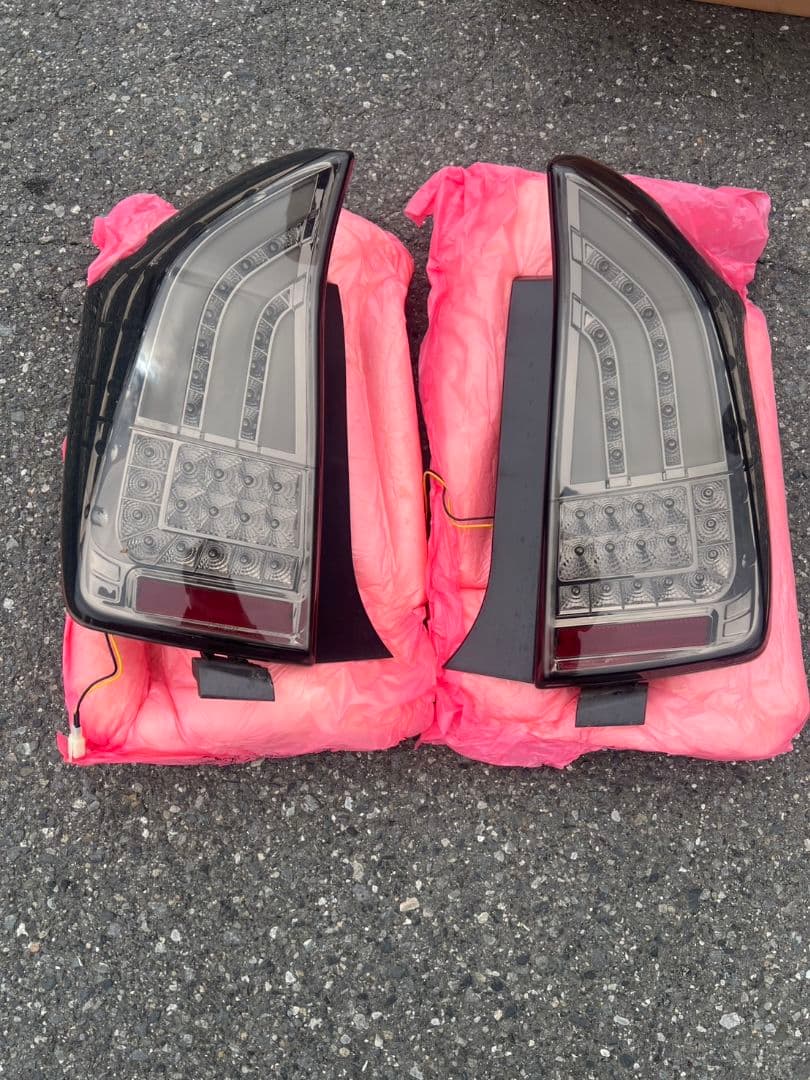 プリウススモークテールランプ 2個セット