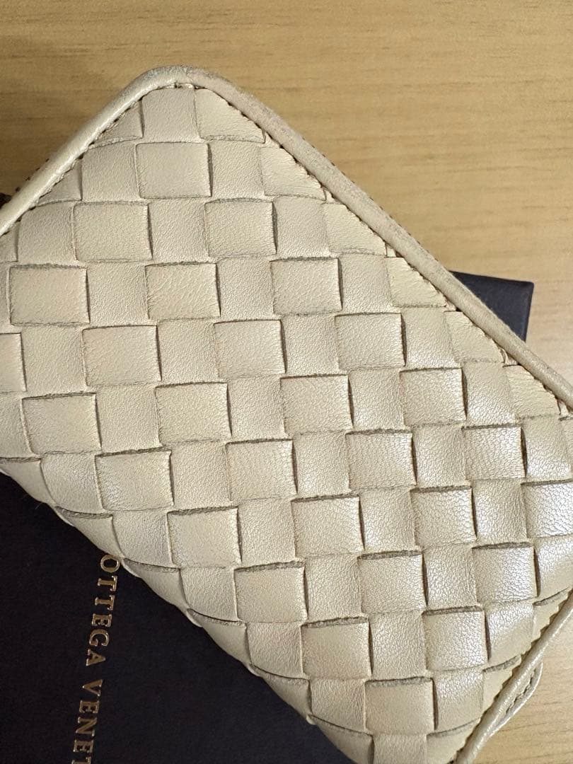 Bottega Venetaボッテガ・ヴェネタケース ベージュ