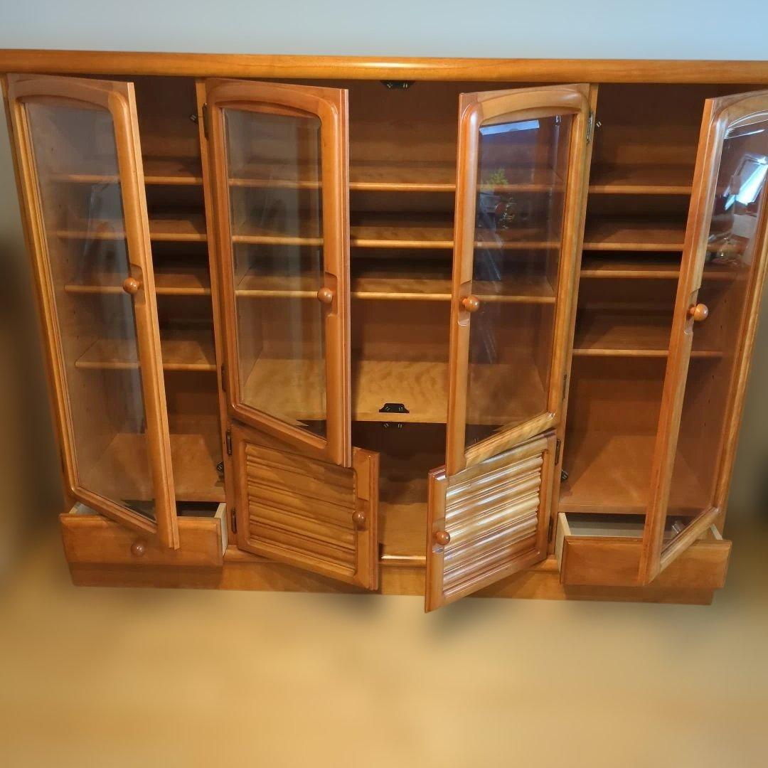 木製ガラス扉キャビネット