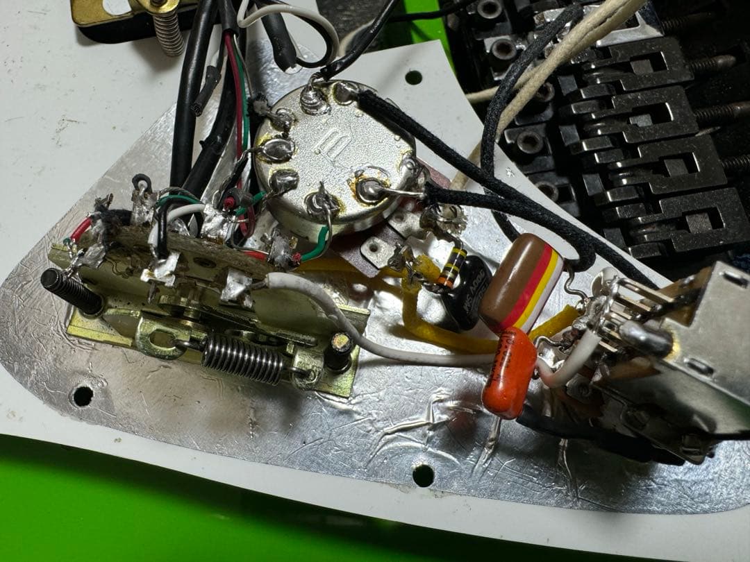 Charvel steve vai Green Meanie風MOD