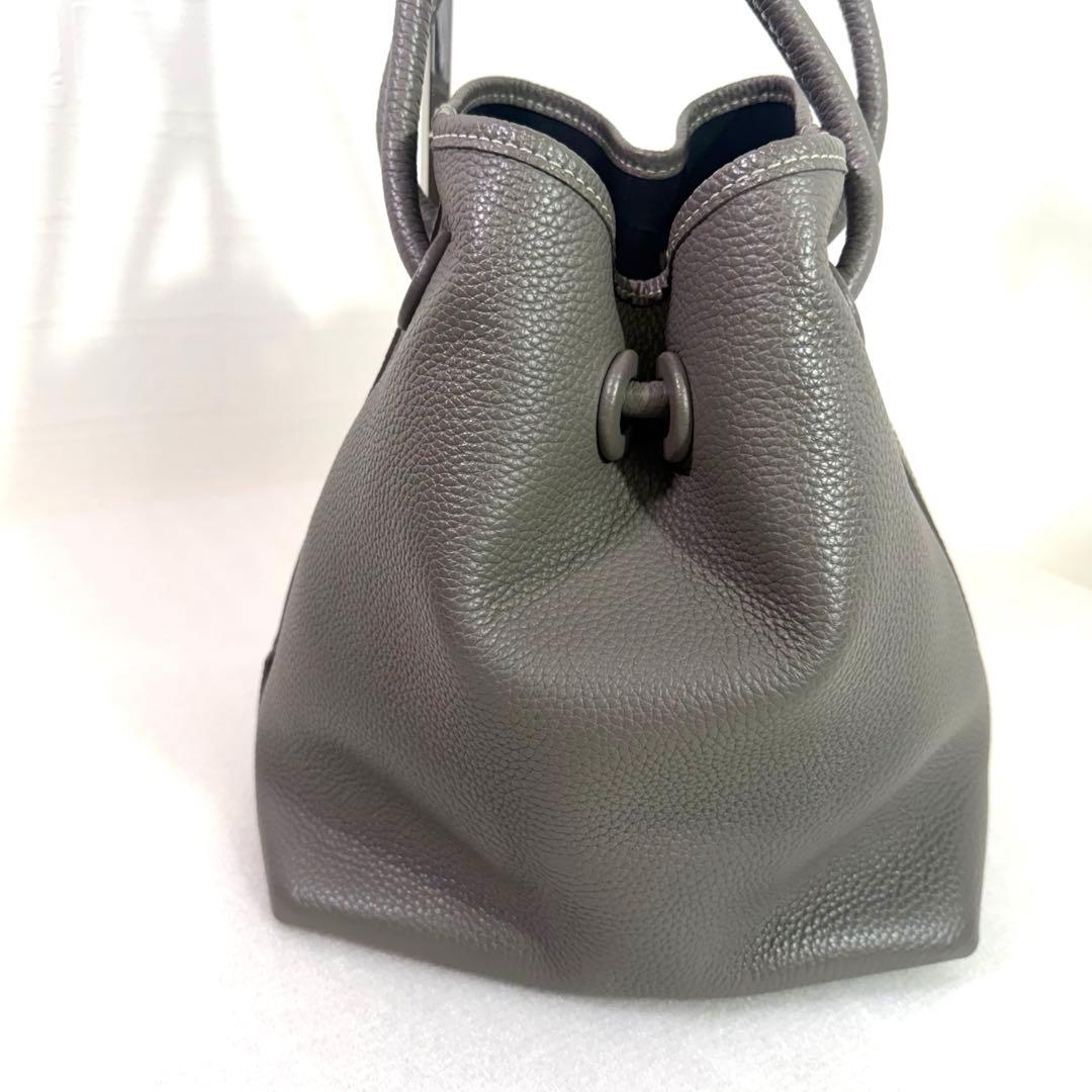 美品　ヴァジック ショルダーバッグ　ボンド グレー　レザー　ハンドバッグ