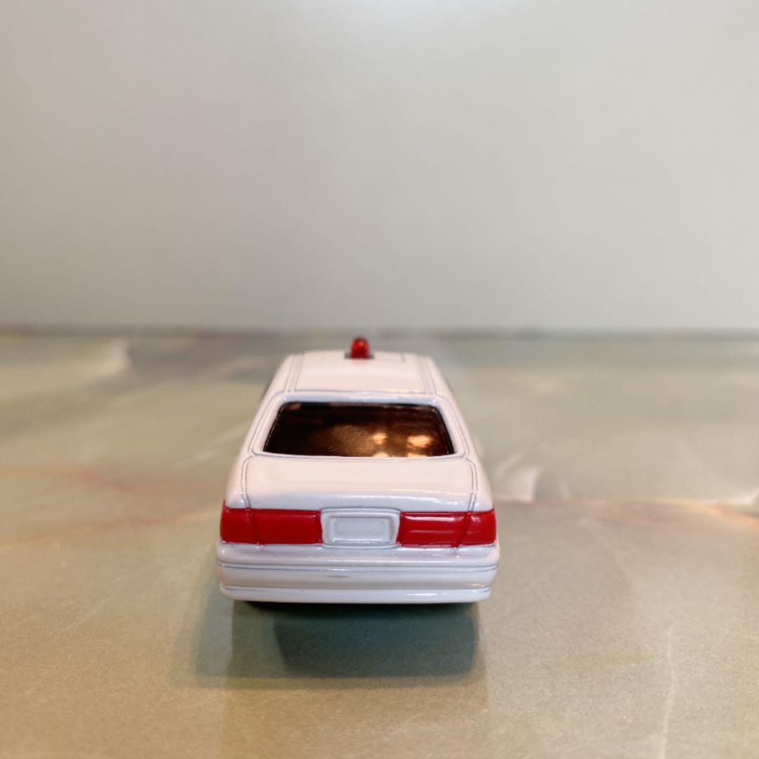 トミカNO.92トヨタクラウンハイブリッド(MP YOKOTA AIR BASE