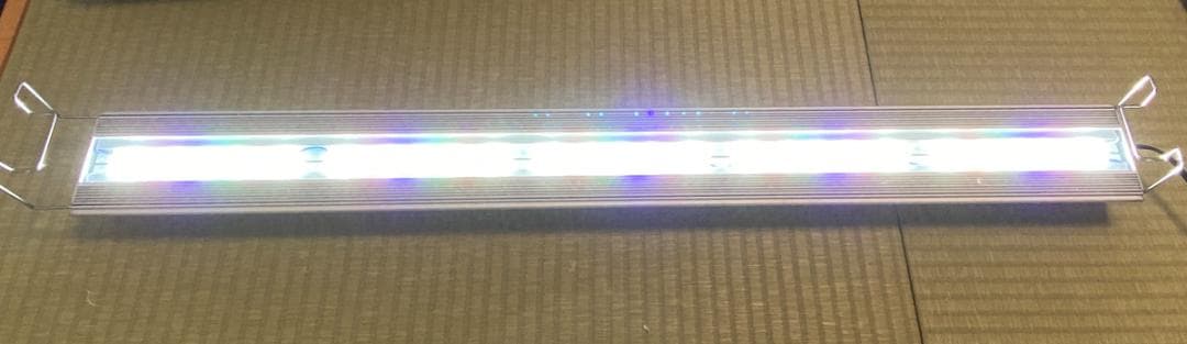 アクロ TRIANGLE LED GROW 900