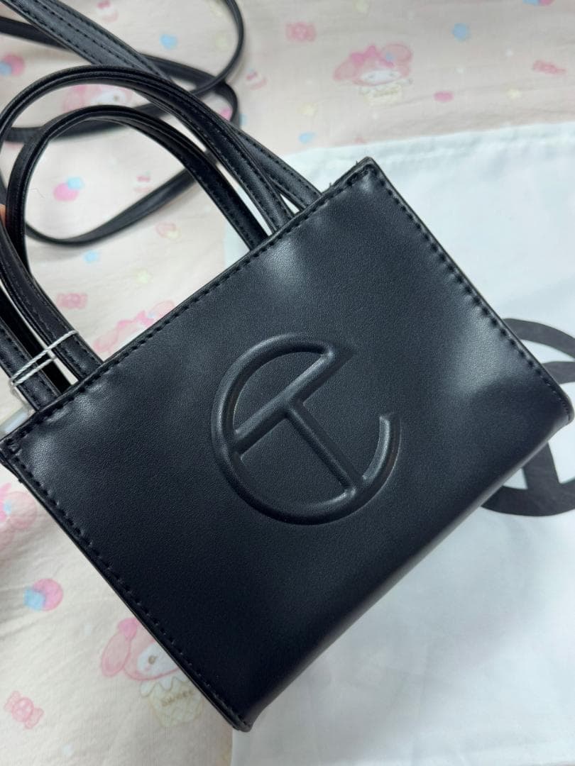 TELFARブラック ロゴ入り ショルダーバッグ