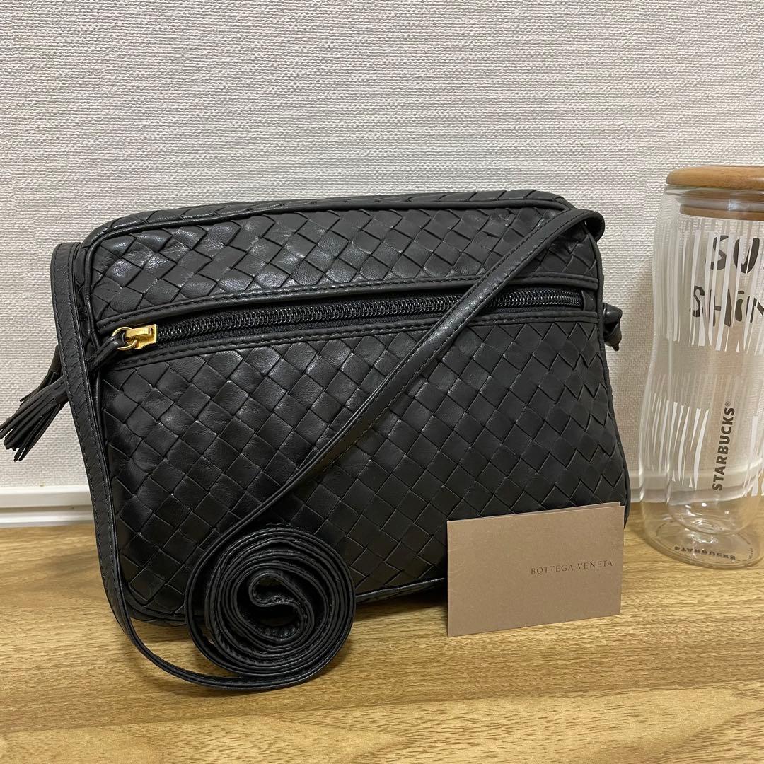 《美品》ボッテガヴェネタ レザー ショルダーバッグ ブラック 黒