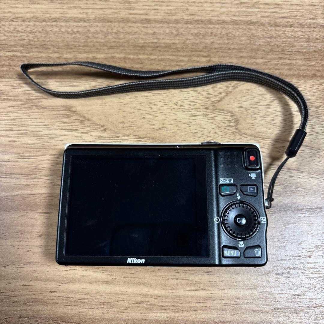 Nikon COOLPIX S6200 ホワイト