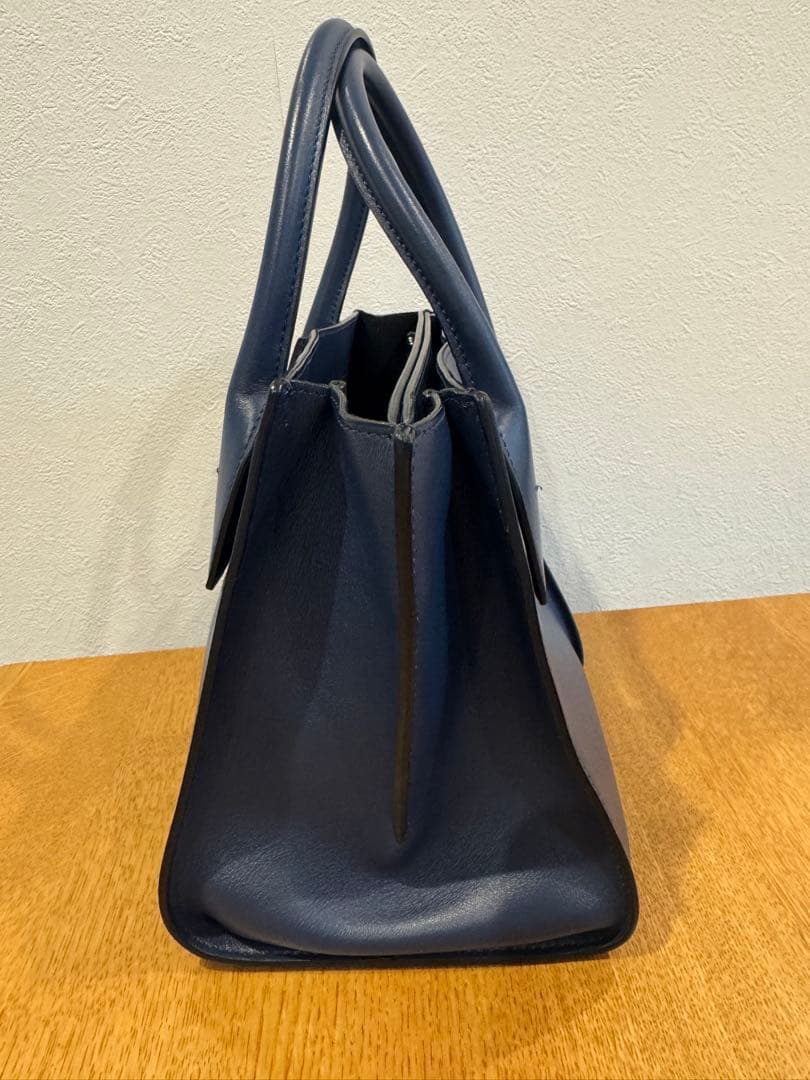 TOD'S ネイビー 2WAYハンドバッグ ショルダーストラップ付き