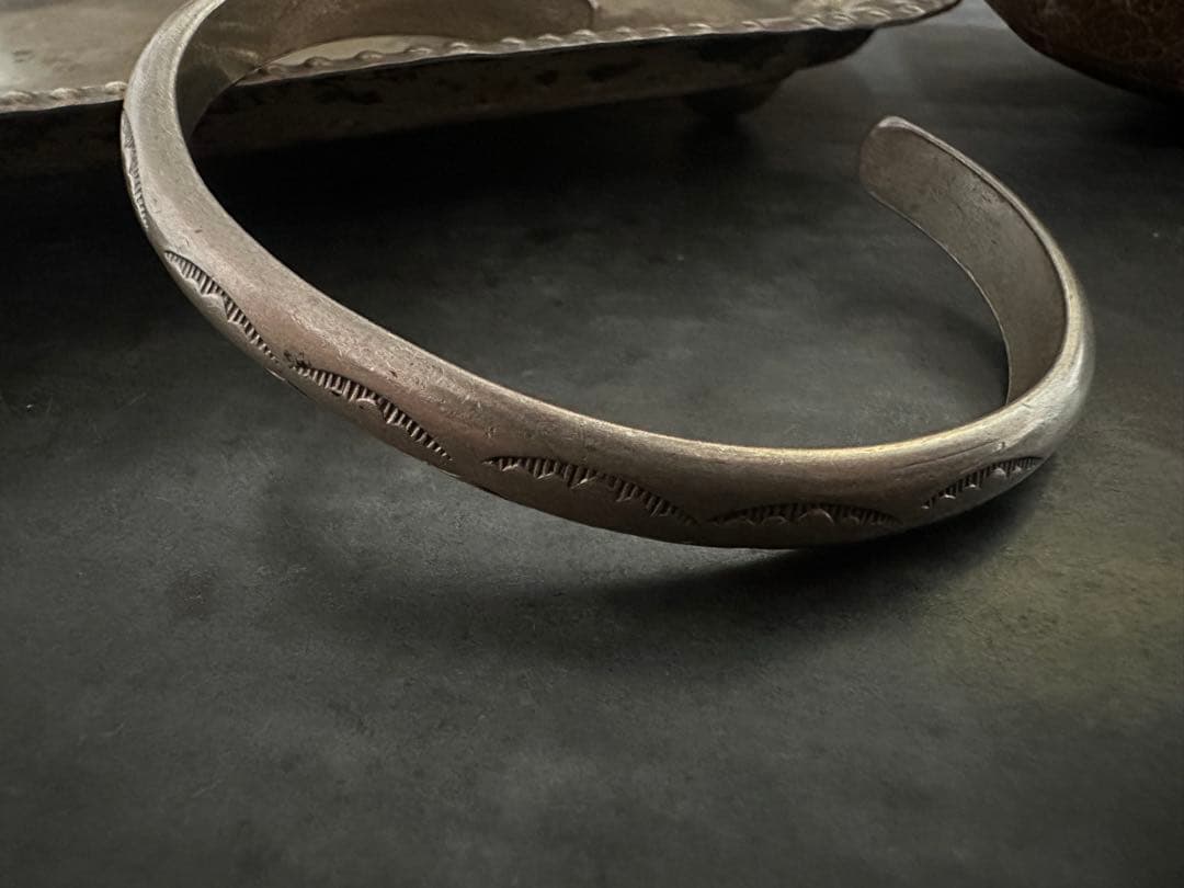 希少　重厚　ヴィンテージ　バングル　シルバー　アンティーク　アメリカ　ユーロ